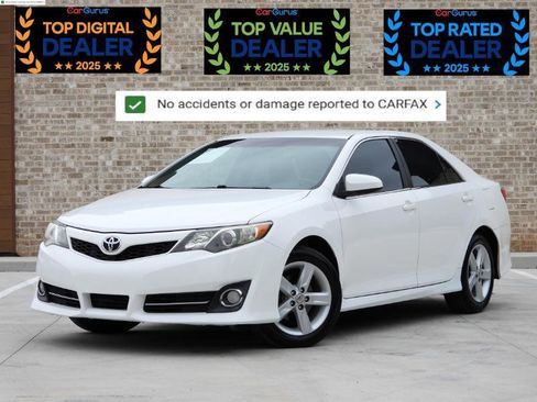 Used 2012 Toyota Camry SE image 2