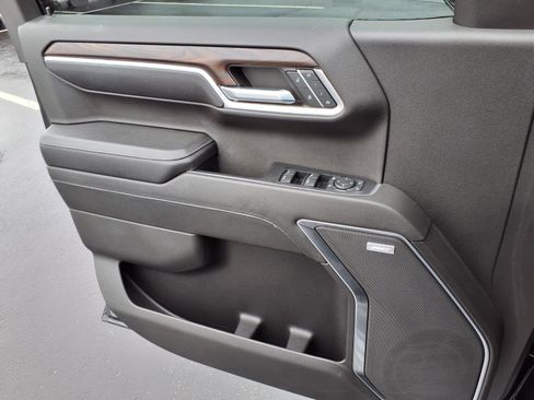 Used 2022 GMC Sierra 1500 SLT w/ SLT Premium Package image 22