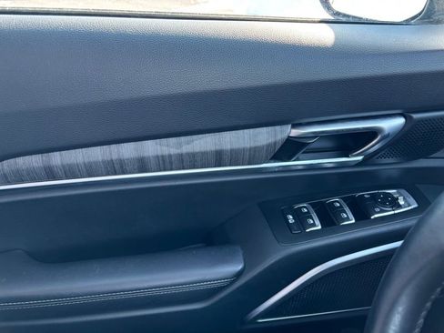 Used 2024 Kia Telluride EX w/ EX Captain's Chair Package image 33