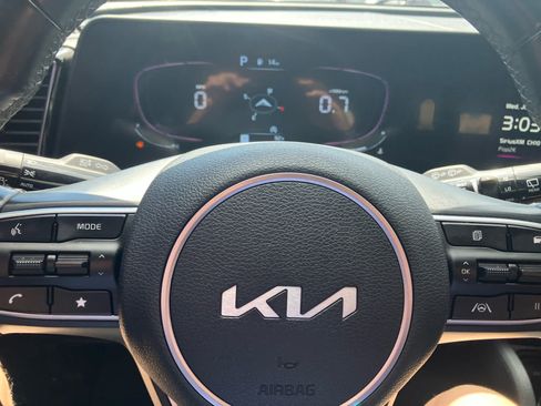 Used 2023 Kia Sportage EX FWD image 14