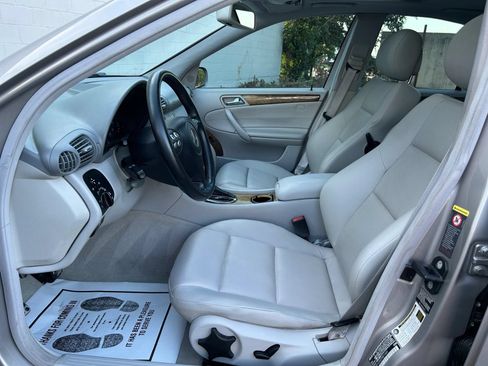 Used 2007 Mercedes-Benz C 230 Sedan image 25