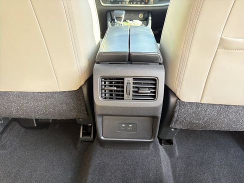 Used 2023 Nissan Rogue SV w/ SV Premium B Package FWD image 21