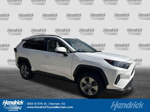 Used 2022 Toyota RAV4 LE AWD/4WD image 1