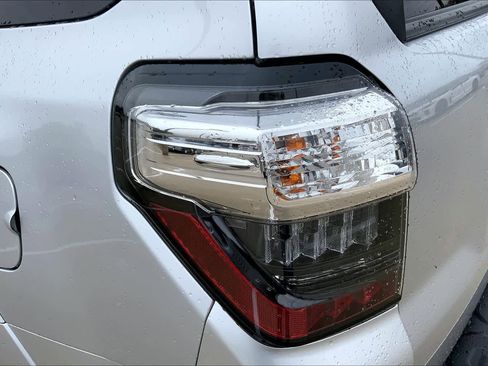 Used 2023 Toyota 4Runner Limited AWD/4WD image 41