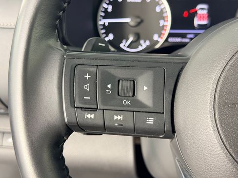 Used 2025 Nissan Pathfinder SV AWD/4WD image 14