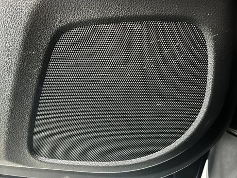 Used 2025 Honda Ridgeline Sport image 6