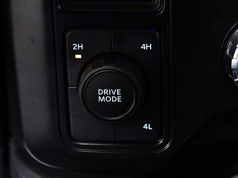 Used 2025 Ford F450 Platinum w/ FX4 Off-Road Package AWD/4WD image 29