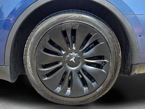Used 2021 Tesla Model Y Long Range AWD/4WD image 9