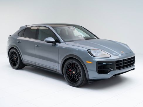 New 2026 Porsche Cayenne GTS AWD/4WD image 7