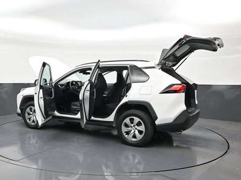 Used 2021 Toyota RAV4 LE FWD image 30