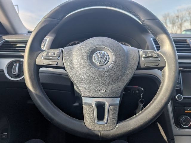 Used 2013 Volkswagen Passat 2.5 SE FWD image 10