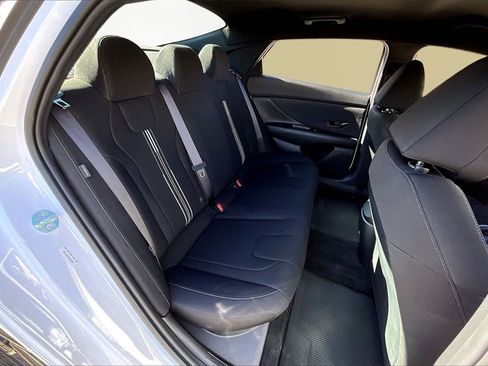 Certified 2025 Hyundai Elantra Sport image 27