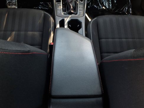 Used 2019 Volkswagen Jetta GLI FWD image 25