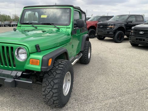 Used 2005 Jeep Wrangler X image 12