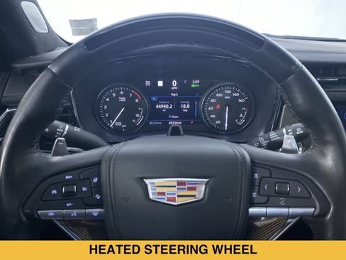 Certified 2023 Cadillac XT6 Sport w/ Platinum Package AWD/4WD image 3