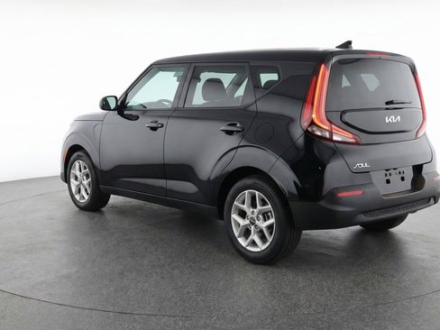 Used 2025 Kia Soul LX w/ LX Technology Package image 6