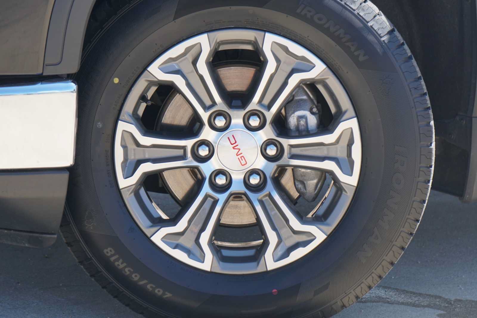 Used 2025 GMC Sierra 1500 SLT AWD/4WD image 2