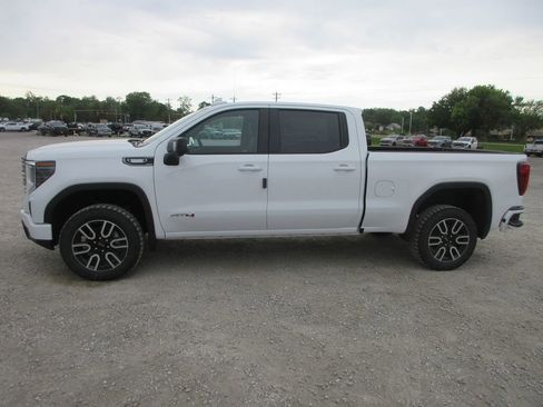 New 2026 GMC Sierra 1500 AT4 w/ AT4 Premium Package AWD/4WD image 10