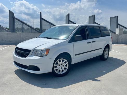 Used 2014 RAM C/V Tradesman FWD image 2