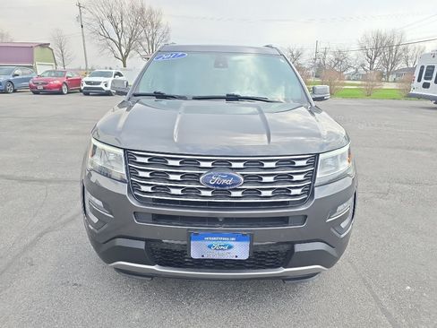 Used 2017 Ford Explorer Limited FWD image 3