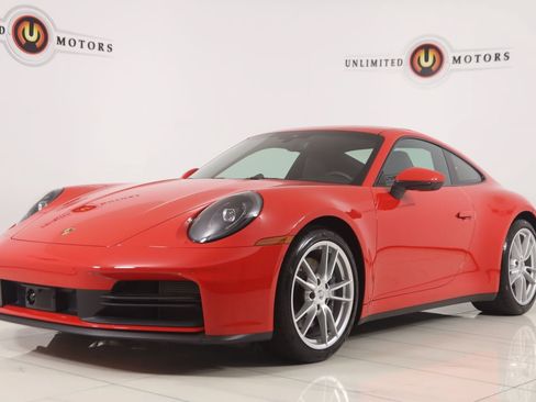Used 2025 Porsche 911 Carrera RWD image 5