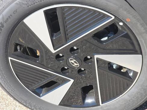 New 2025 Hyundai Ioniq 5 SEL image 19