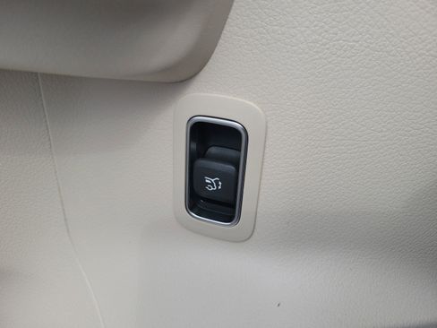 Certified 2026 Mercedes-Benz GLB 250 image 29