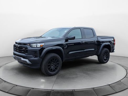 Certified 2024 Chevrolet Colorado Trail Boss w/ Advanced Trailering Package AWD/4WD image 3