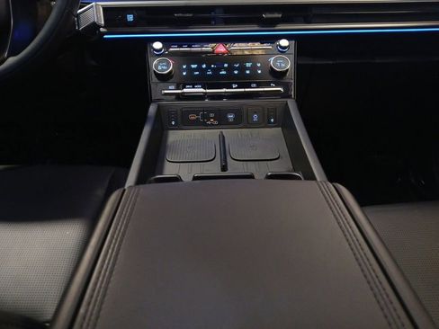 Used 2025 Hyundai Santa Fe Calligraphy FWD image 11