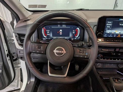 Used 2023 Nissan Rogue Platinum w/ Platinum Premium Package image 17