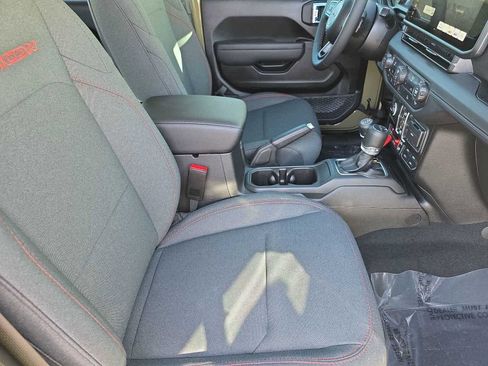 New 2026 Jeep Gladiator Rubicon w/ Steel Power Dome Hood Package AWD/4WD image 31