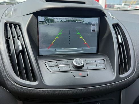 Used 2017 Ford Escape SE w/ Equipment Group 201A AWD/4WD image 18