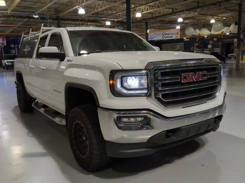 Used 2019 GMC Sierra 1500 SLE w/ SLE Value Package AWD/4WD image 5