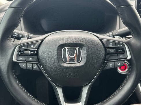 Used 2018 Honda Accord Touring image 21