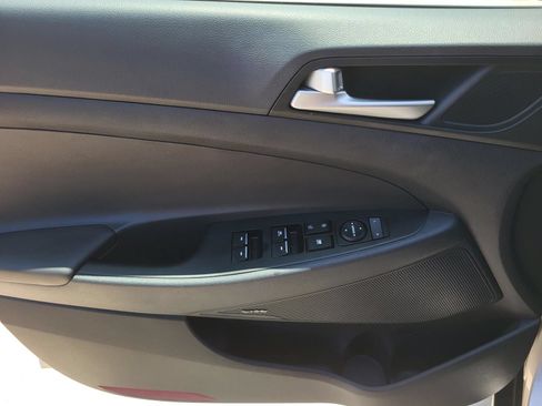 Used 2021 Hyundai Tucson Limited AWD/4WD image 17