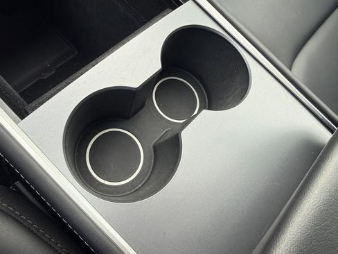 Used 2023 Tesla Model Y Performance image 23