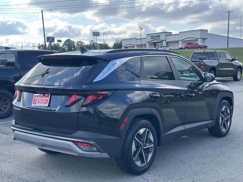 Used 2025 Hyundai Tucson SEL FWD image 2