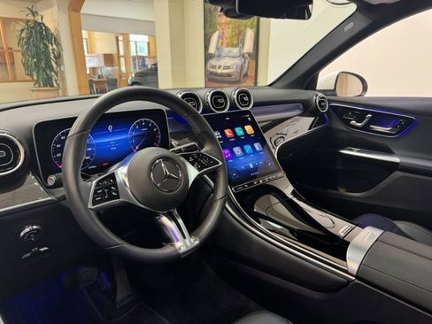 Certified 2025 Mercedes-Benz GLC 300 image 6