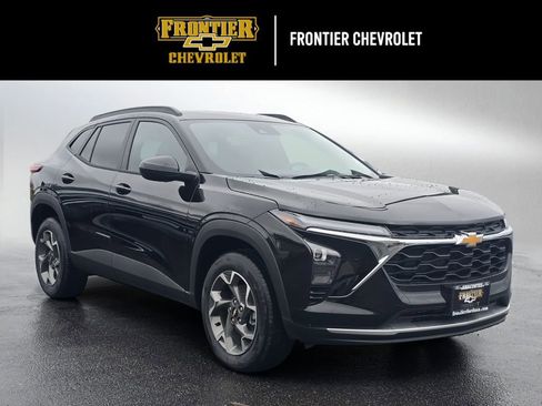 New 2026 Chevrolet Trax LT FWD image 1