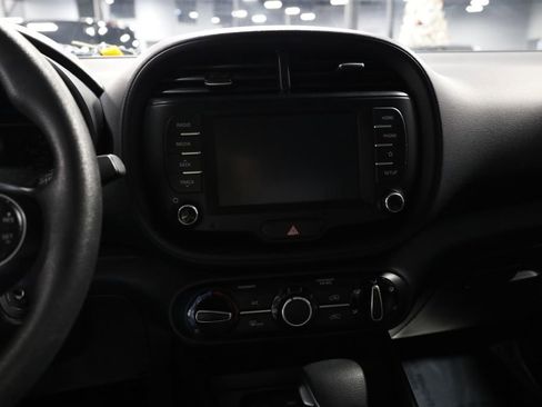 Used 2021 Kia Soul LX FWD image 24