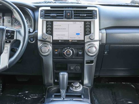 Used 2022 Toyota 4Runner SR5 AWD/4WD image 13