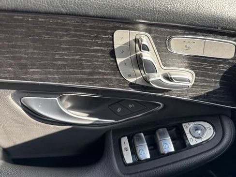 Used 2022 Mercedes-Benz GLC 300 image 10