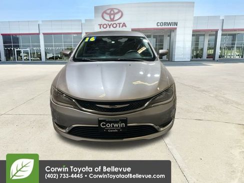 Used 2016 Chrysler 200 Limited image 3