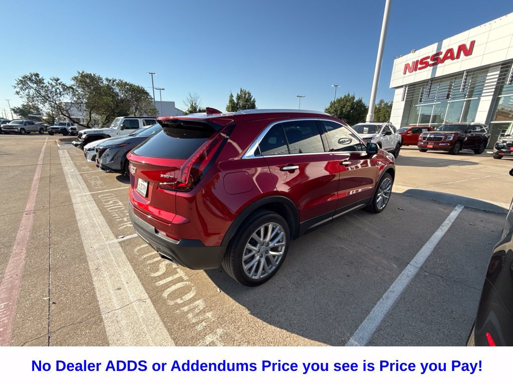 Used 2023 Cadillac XT4 Luxury w/ Cold Weather Package FWD image 8