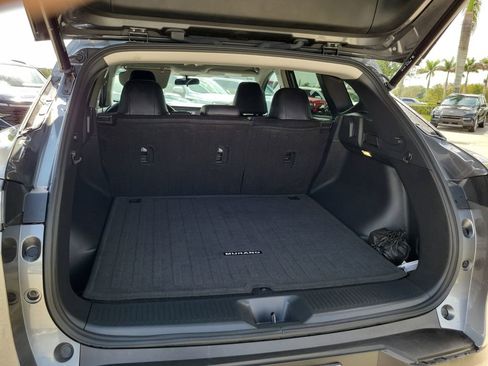 Used 2025 Nissan Murano SV FWD image 13