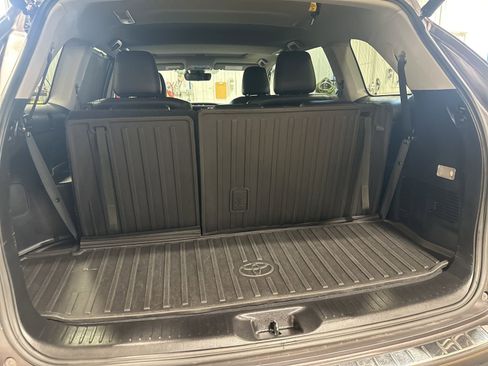 Used 2019 Toyota Highlander Limited w/ Protection Package #3 image 34