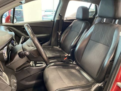 Used 2020 Chevrolet Trax LT w/ Driver Confidence Package image 11