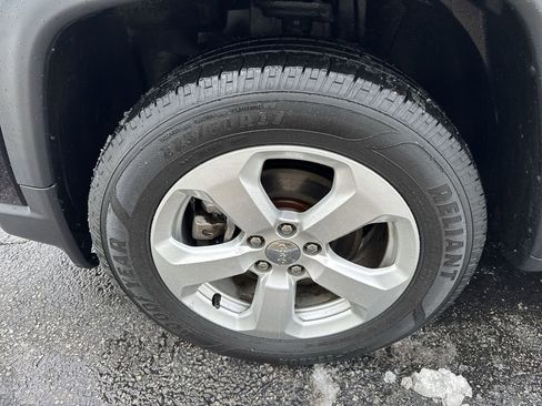 Used 2018 Jeep Compass Latitude w/ Popular Equipment Group image 30