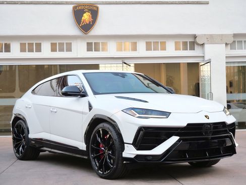 Used 2023 Lamborghini Urus S image 1