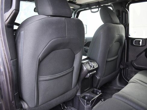 Used 2018 Jeep Wrangler Unlimited Sport S image 21